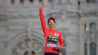Roglič pulou o Giro e o Tour por uma corrida só. Onze dias antes dela, a chance de largar é 50%