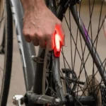 Luzes de bike: lúmens, modos e bateria para dia e noite