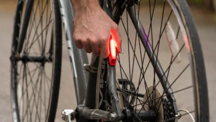 Luzes de bike: lúmens, modos e bateria para dia e noite